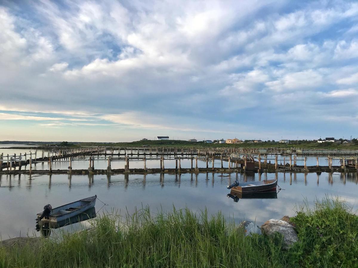 The East Wind Guesthouse Clark's Harbour エクステリア 写真